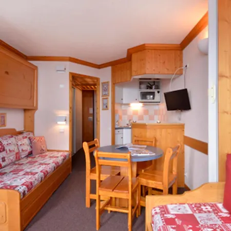 Divisible Pied Des Pistes Avec Balcon - Animaux Acceptes - Fr-1-181-2590 La Plagne