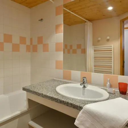 Apartment Divisible Pied Des Pistes Avec Balcon - Animaux Acceptes - Fr-1-181-2590 *